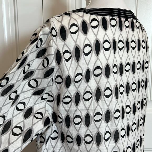 Lily Stanhope Woman Linen Tunic Plus Size 1X  Geometric Black Cream Classy Top - Picture 11 of 15